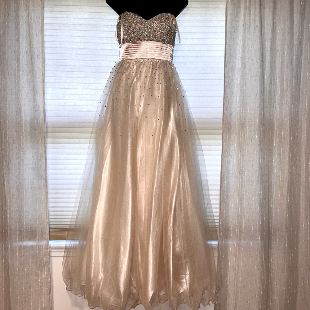 Champagne color Dave and Johnny size 3/4 prom dress